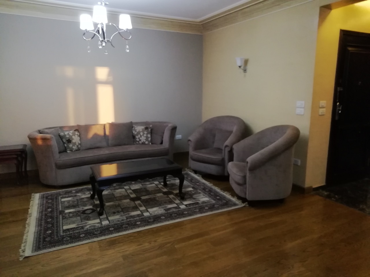 Furnished apartment for rent in degla maadi 3 bedrooms. 2 bathroom