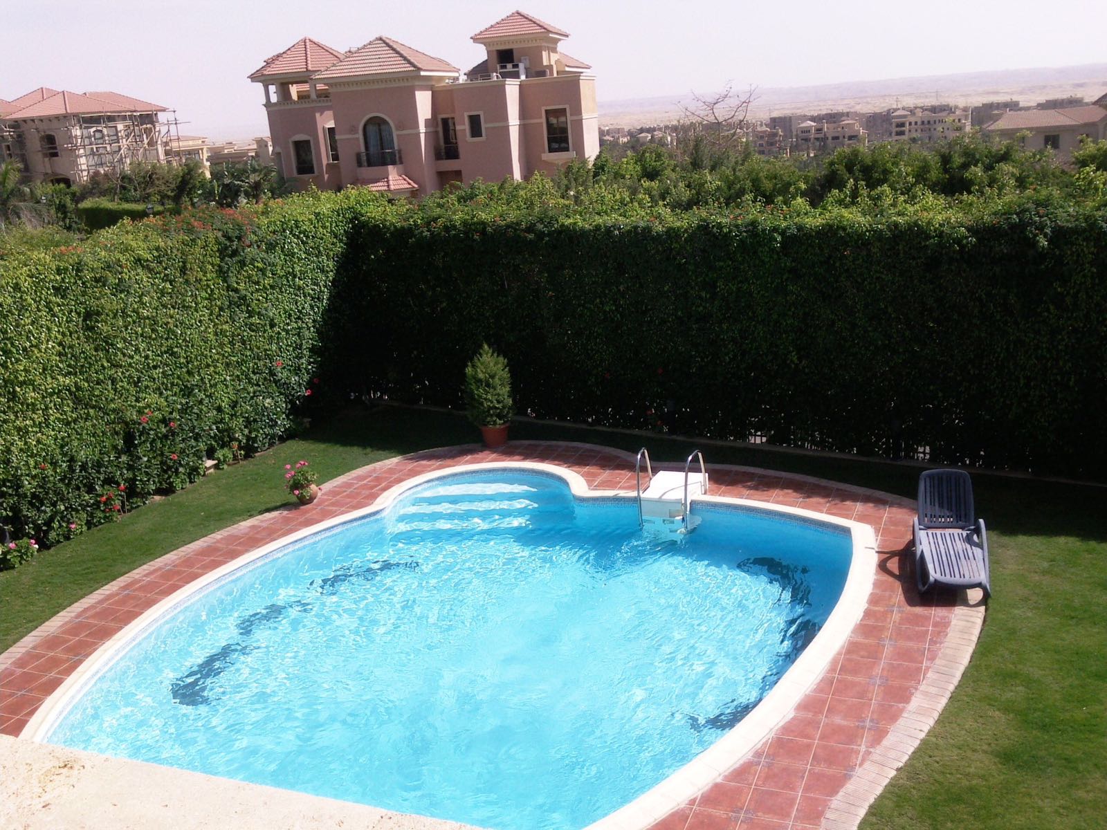 villa for rent with swimming pool