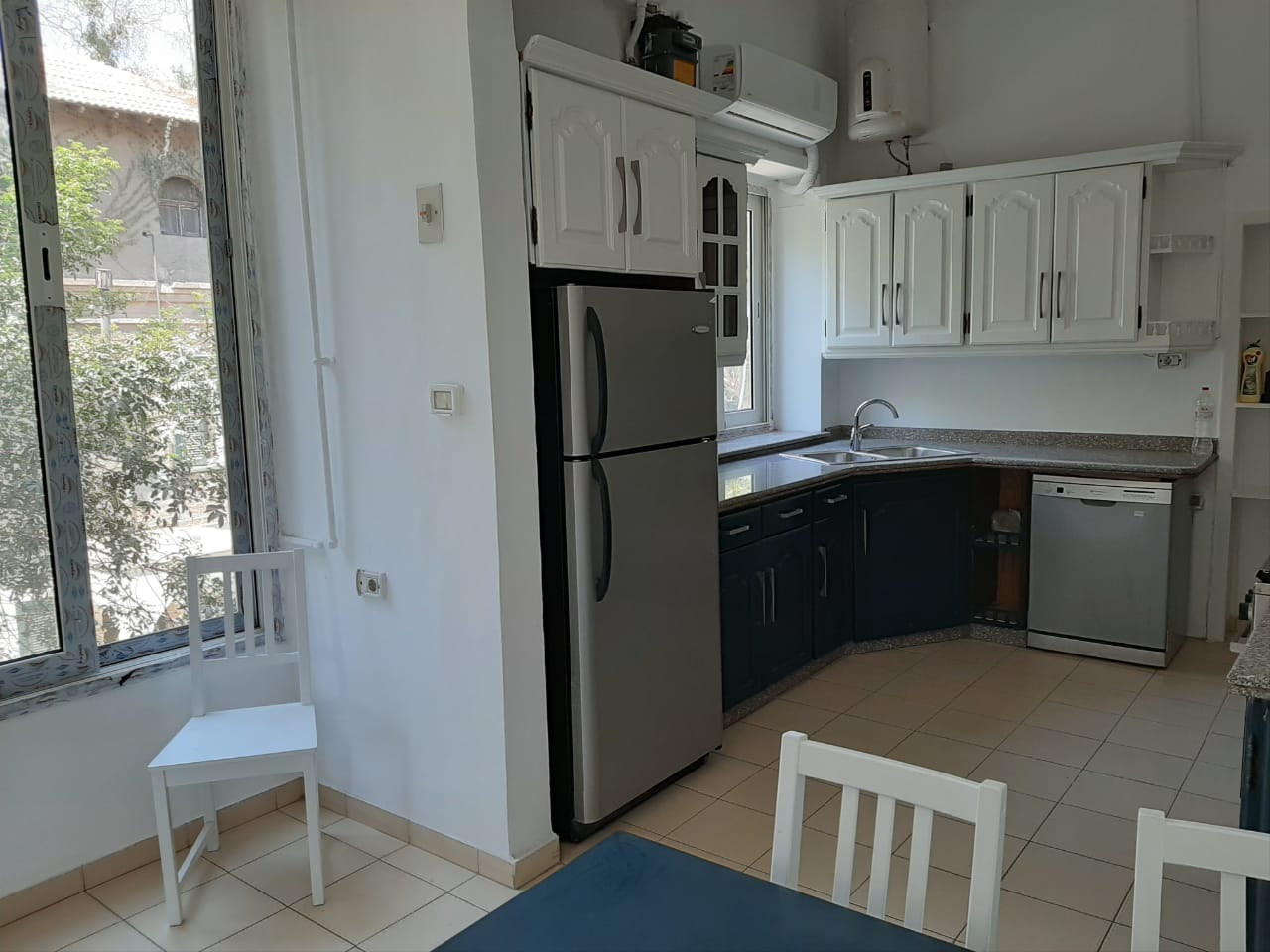 villa with 8 rooms for rent