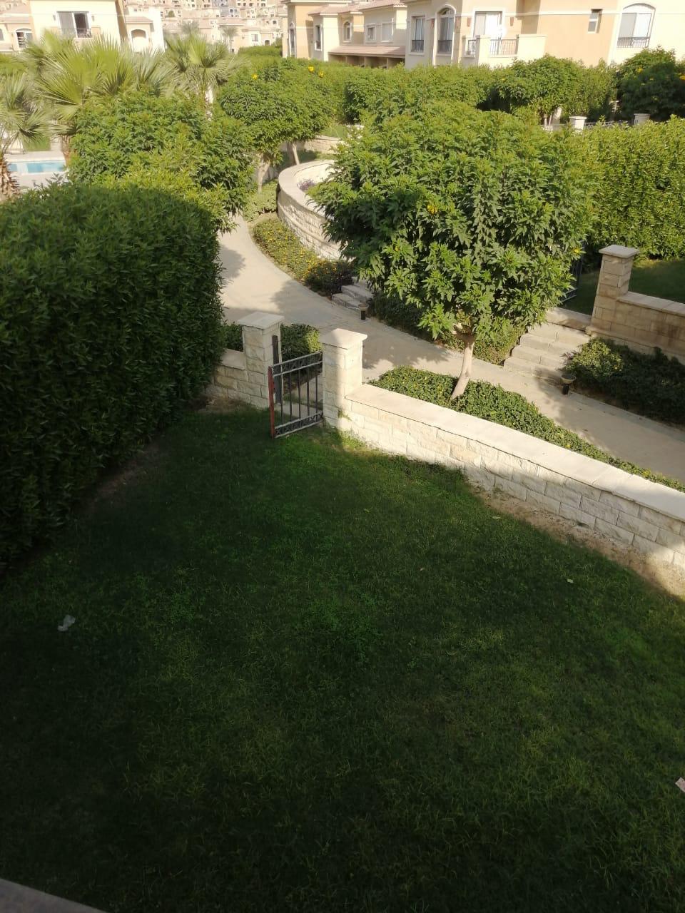 villa with 8 rooms for rent