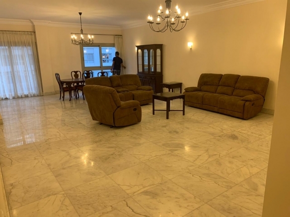 4 bedrooms flat in old maadi for rent