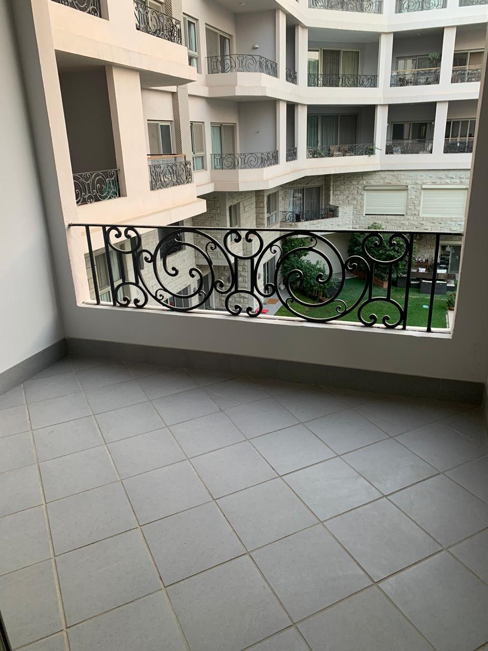 4 bedrooms flat in old maadi for rent