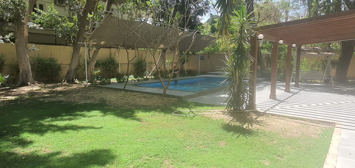 Villa with swimming pool