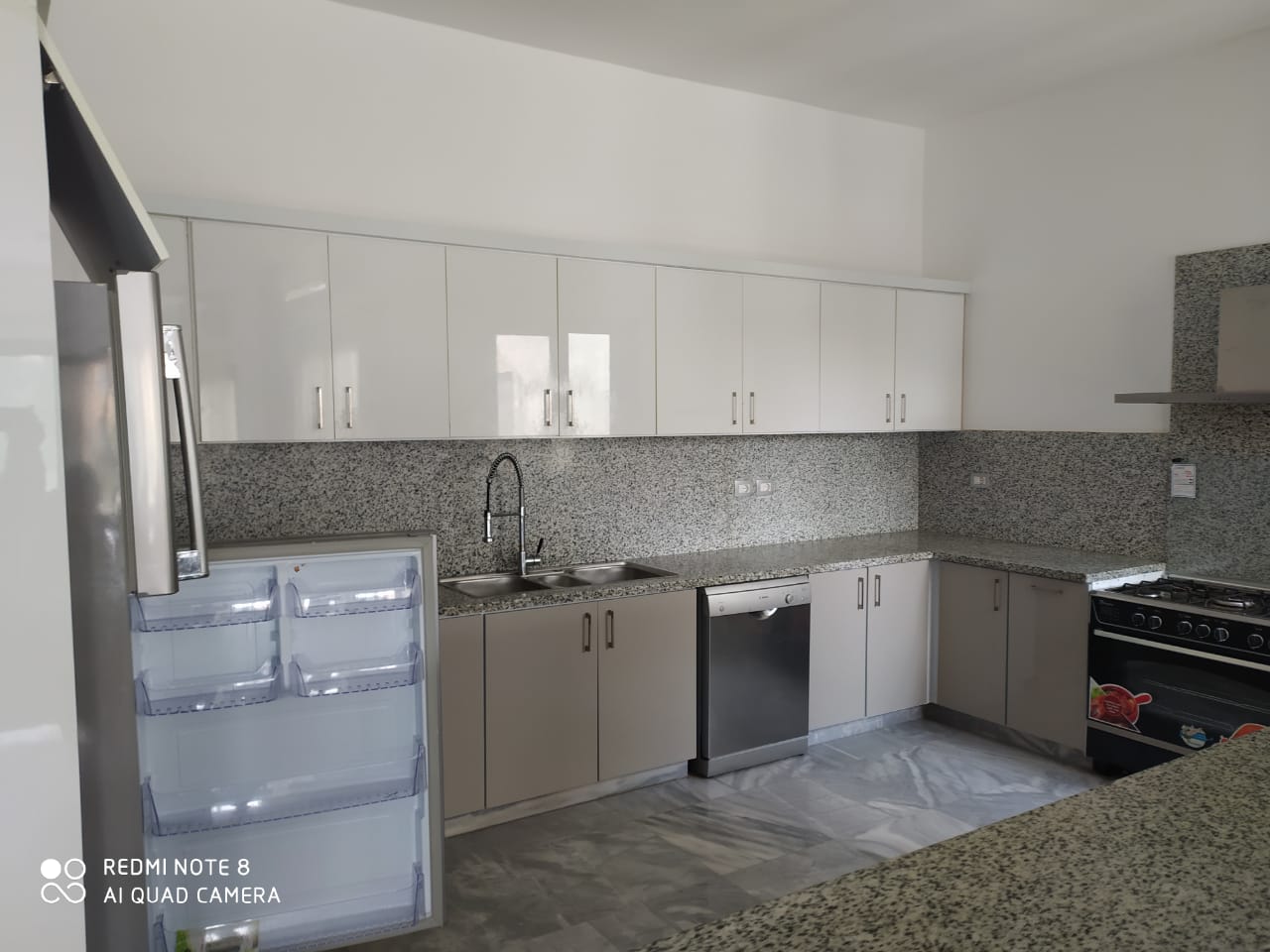 Furnished Apartment in West Golf