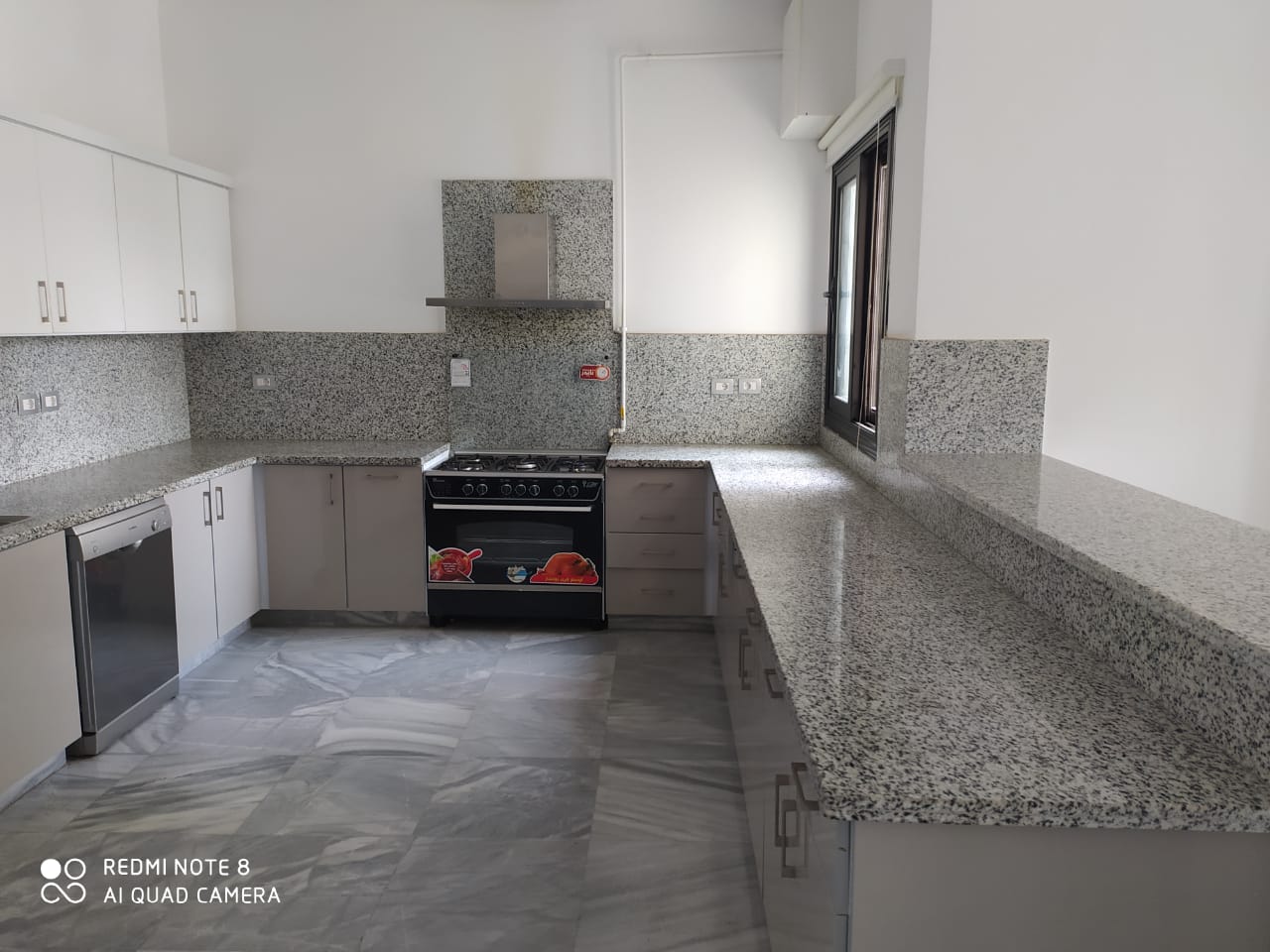 Furnished Apartment in West Golf
