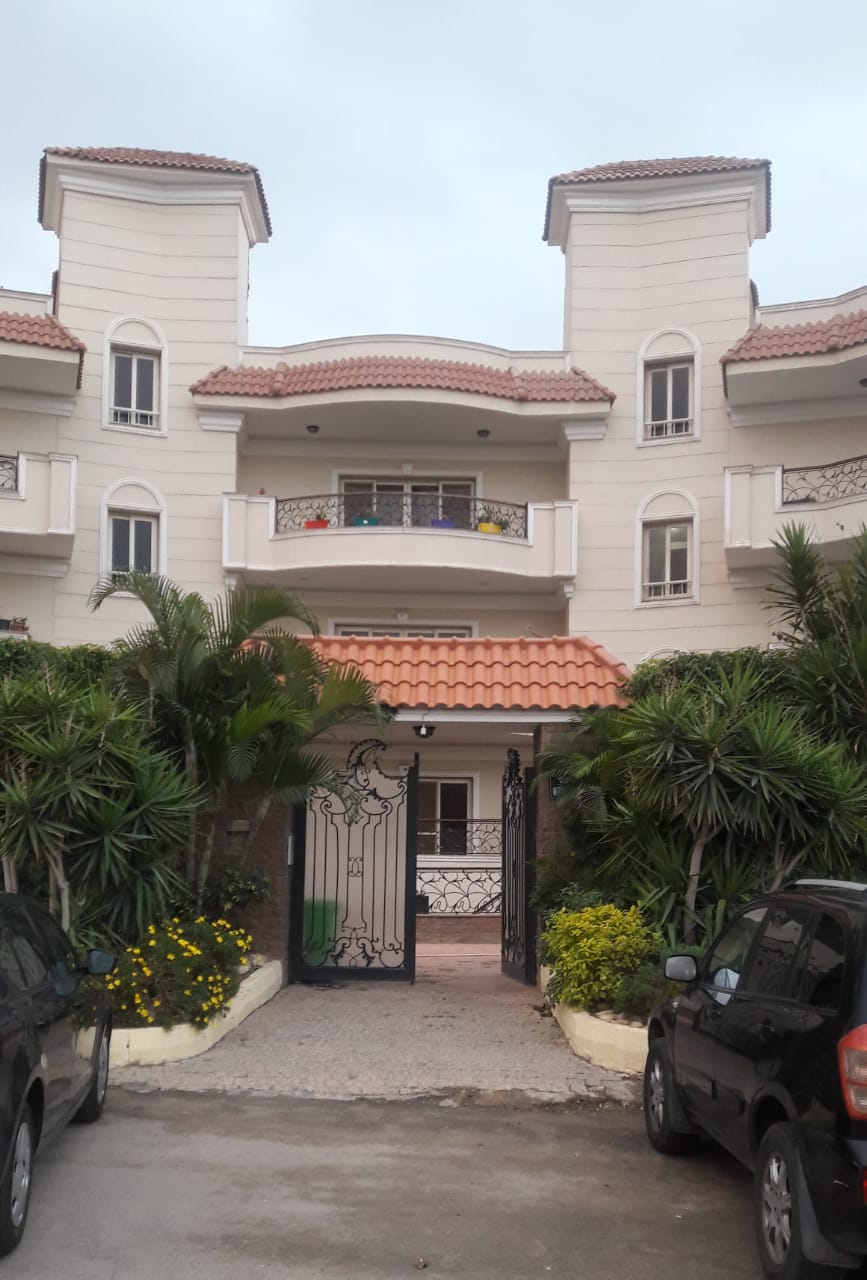 West Golf Apartment for rent