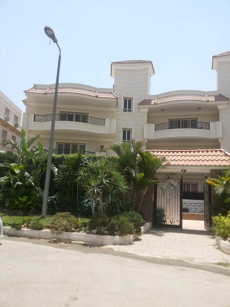 West Golf Apartment for rent