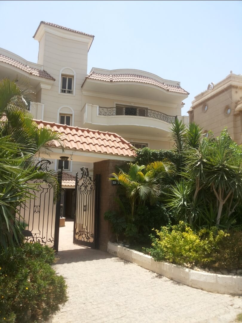 West Golf Apartment for rent