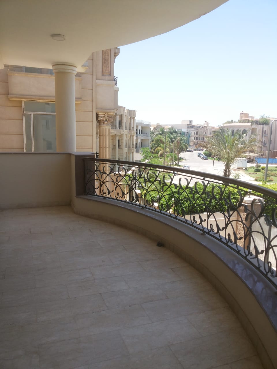 West Golf Apartment for rent