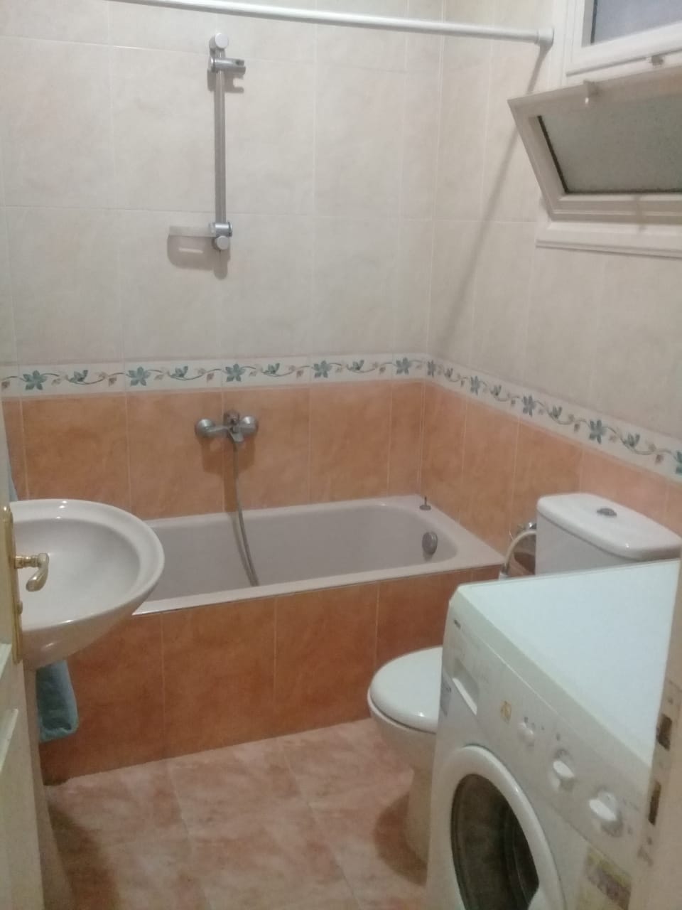 3 bedroom apartment on street 199 for rent in Degla
