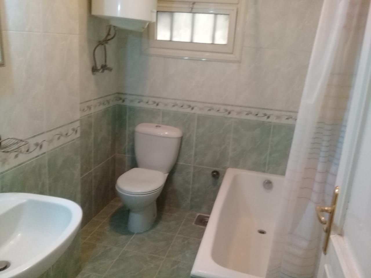 3 bedroom apartment on street 199 for rent in Degla