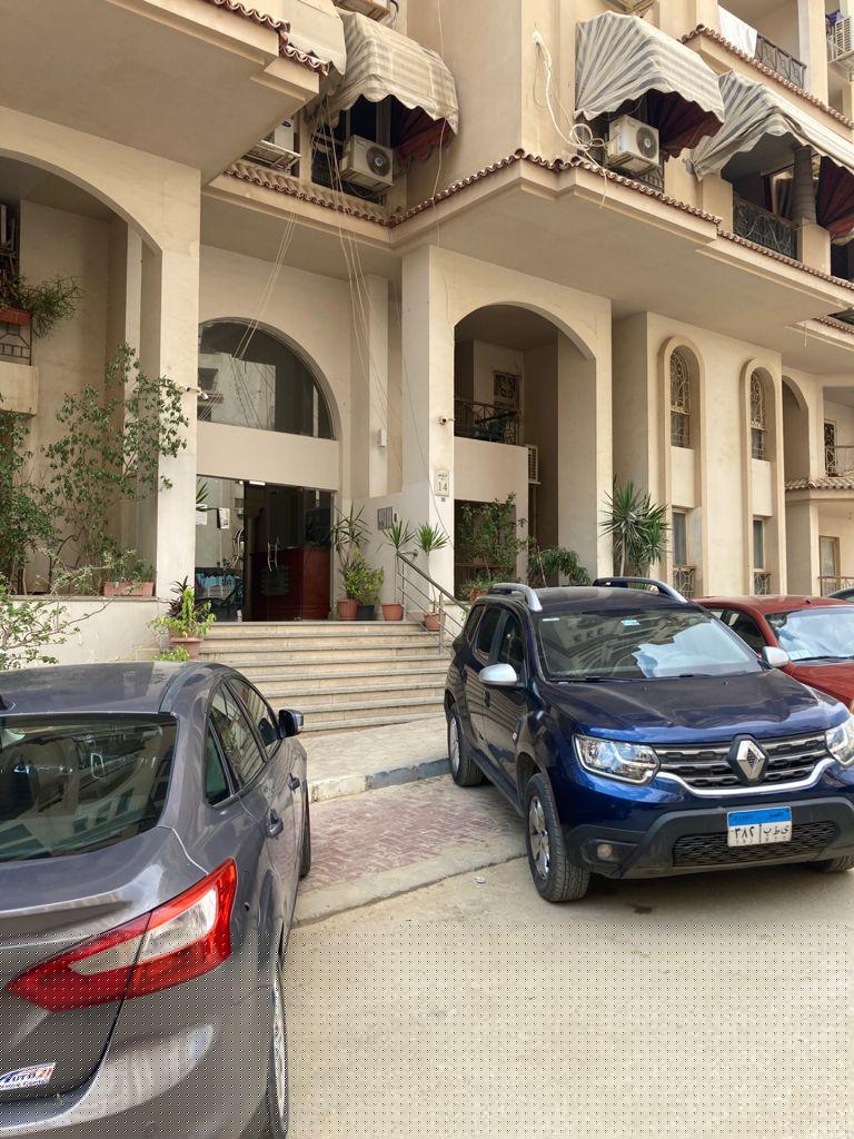 Unfinished Flat 3 bedrooms for sale in Maadi
