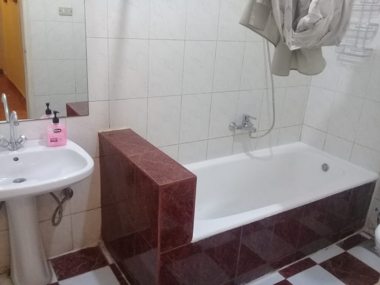 A Ground Floor Furnished Apartment in Degla for rent
